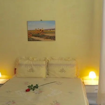 Castelcarlo Bed & Breakfast *