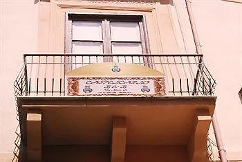Castelcarlo Bed & Breakfast